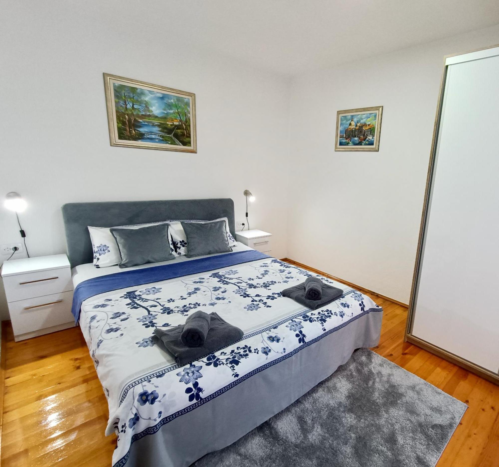 Entire House Floor - 2-Bedroom Cozy & Peaceful Apartment Podgorica Bagian luar foto
