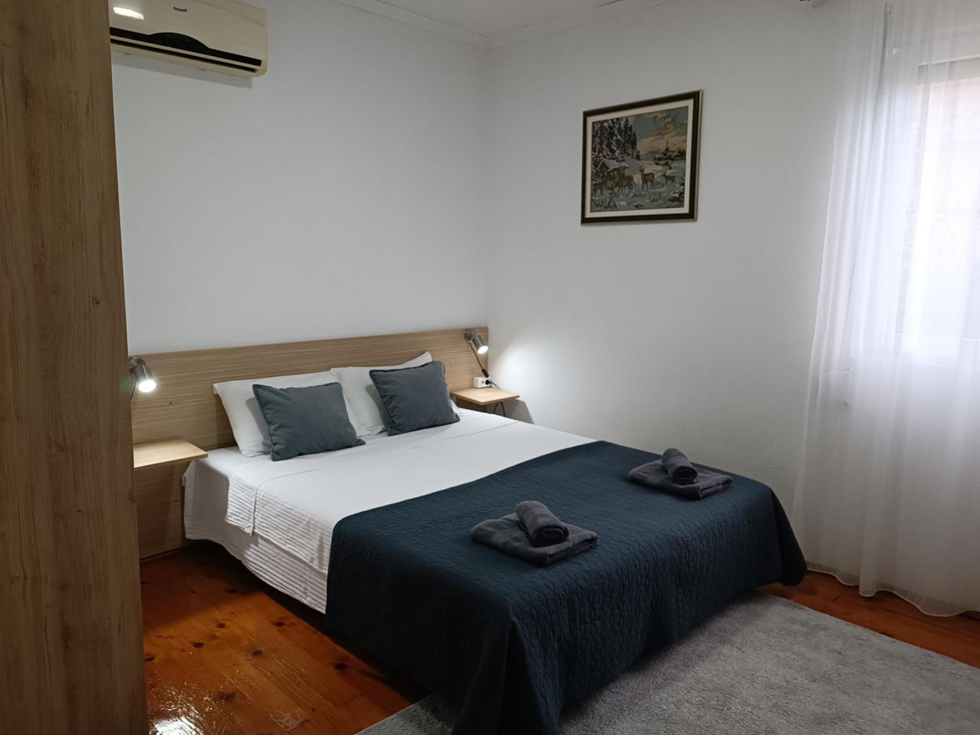 Entire House Floor - 2-Bedroom Cozy & Peaceful Apartment Podgorica Bagian luar foto