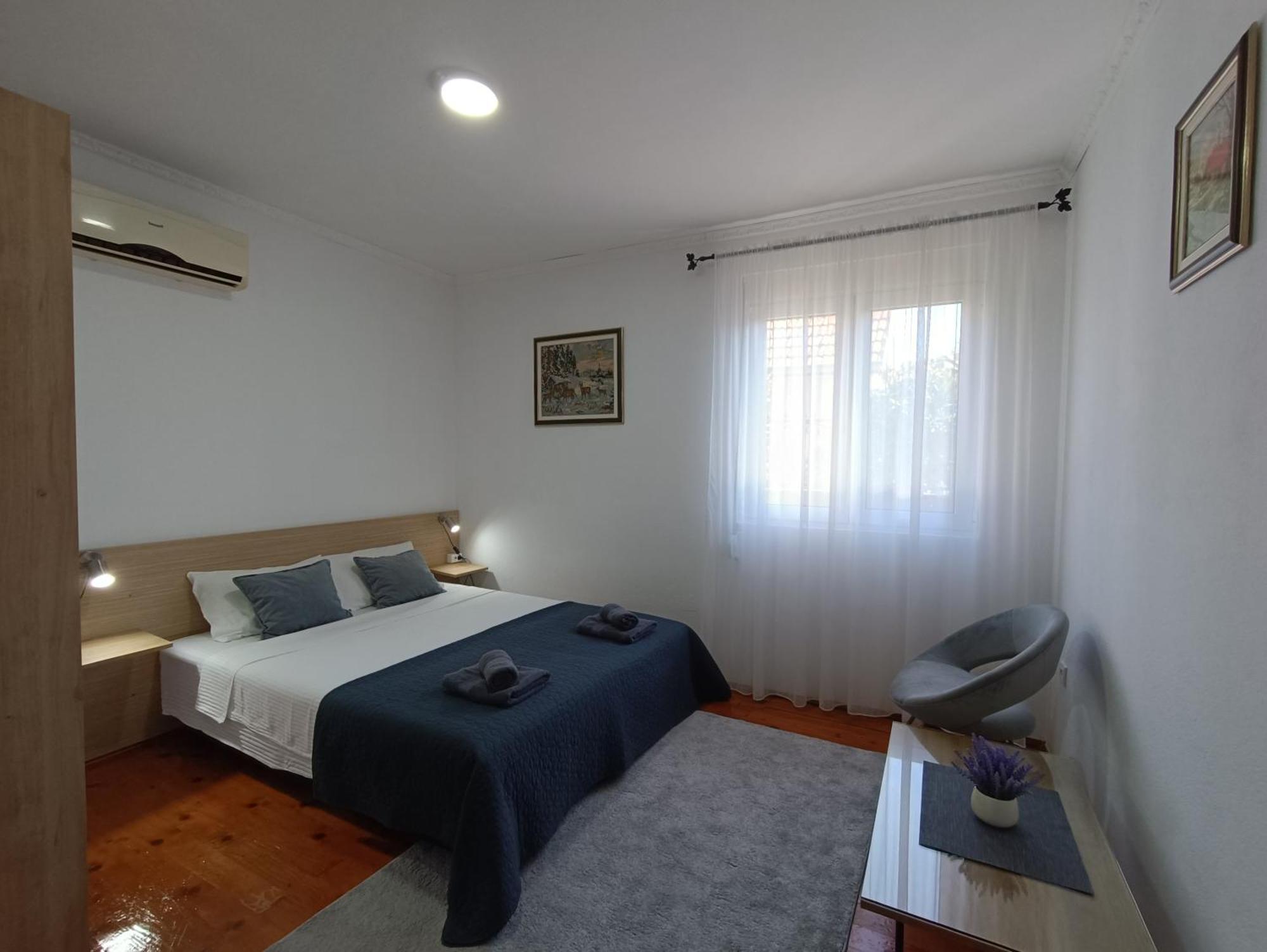 Entire House Floor - 2-Bedroom Cozy & Peaceful Apartment Podgorica Bagian luar foto